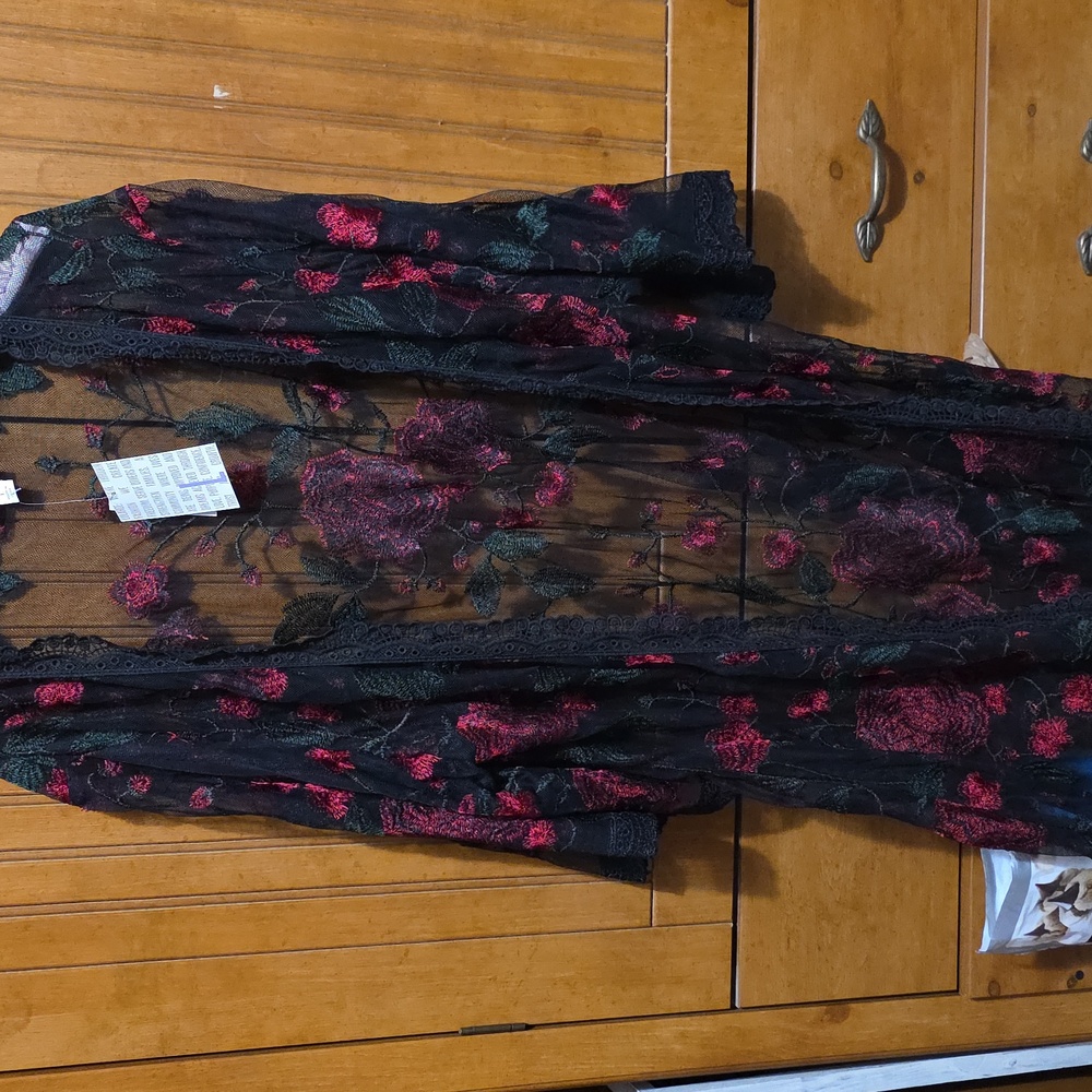 LuLaRoe Black and Red Floral Kimono